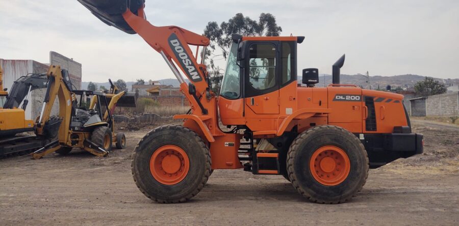 CARGADOR FRONTAL DOOSAN DL200