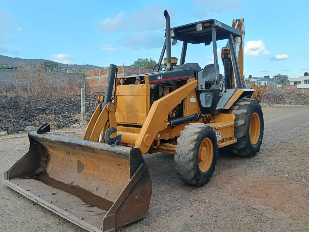 Retroexcavadora Caterpillar 416B 4x4 | APE Maquinaria